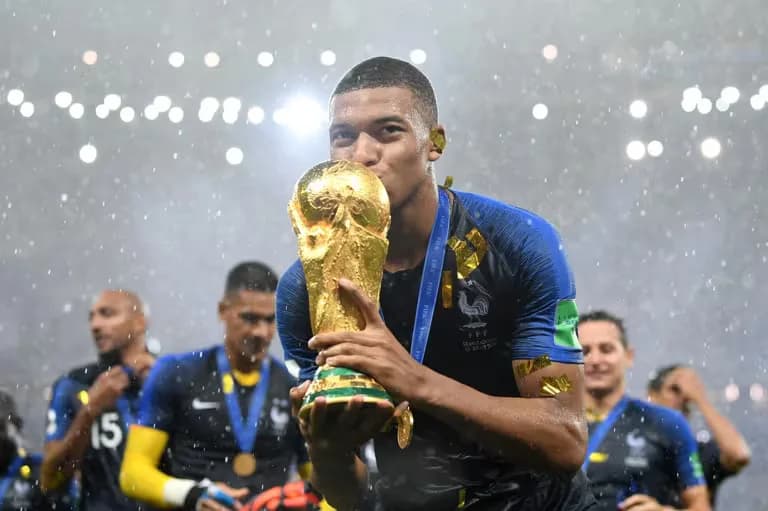 ކުޅުންތެރިޔާގެ ޕްރޮފައިލް ކަވަރ